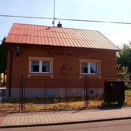 Kavarna Lucie S Ubytovanim Horní Těrlicko 외부 사진