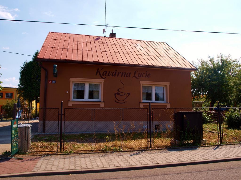 Kavarna Lucie S Ubytovanim Horní Těrlicko 외부 사진